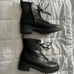 Universal Thread Boots